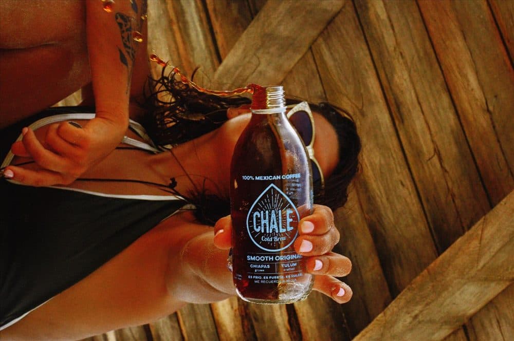 Una de las primeras botellas de CHALE Cold Brew